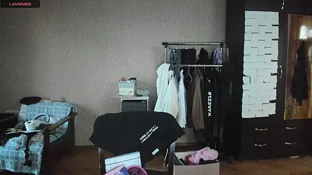Snapshot of _Roselina_ chatting on 06.28.26 Roselina online show from 06.28.26