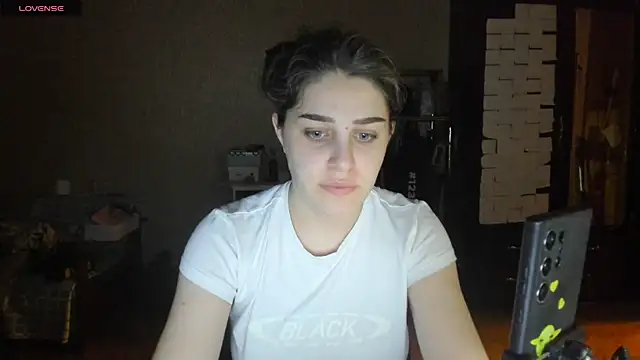 Snapshot of _Roselina_ chatting on 07.06.26 Roselina online show from 07.06.26