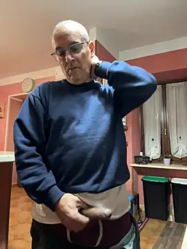 Snapshot of sempreilmio2 chatting on 01.29.25 sempreilmio2 online show from 01.29.25