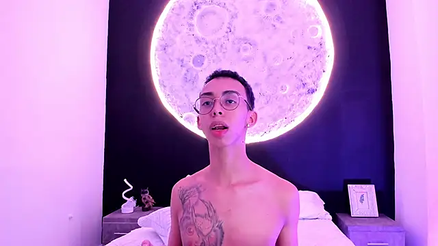 EthaanCox online show from 02.15.25