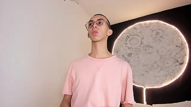 EthaanCox online show from 03.08.25