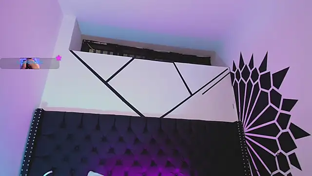 EthaanCox online show from 10.02.25