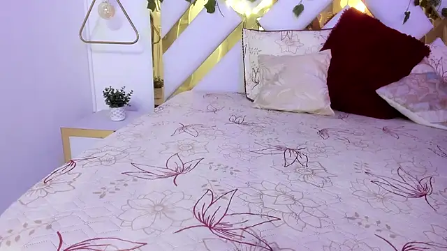 Christal Golden online show from 01.25.25