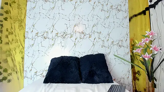 Christal Golden online show from 10.04.25