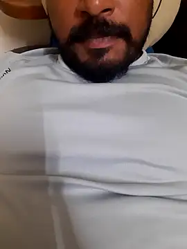 Snapshot of Chennaibull15 chatting on 02.05.25 Chennaibull15 online show from 02.05.25