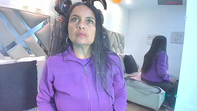 raquell moore online show from 10.12.25