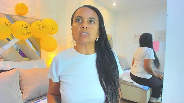 raquell moore online show from 12.15.25