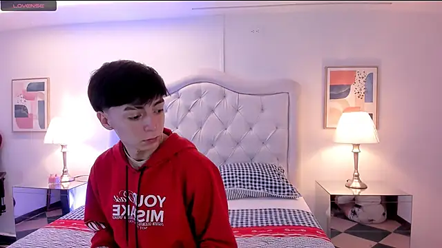 Snapshot of ethan_and_ava chatting on 01.29.25 ethan and ava online show from 01.29.25