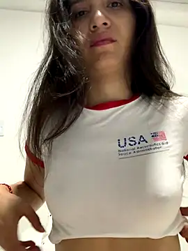 Bella still online show from 10.15.25