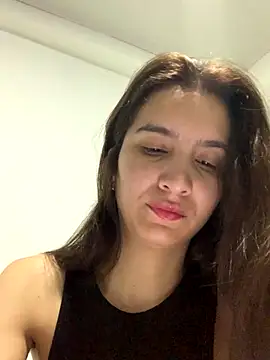 Bella still online show from 12.04.25