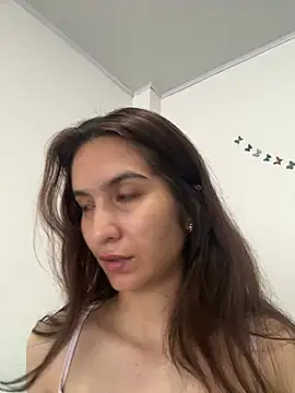 Snapshot of Bella_still chatting on 02.13.26 Bella still online show from 02.13.26