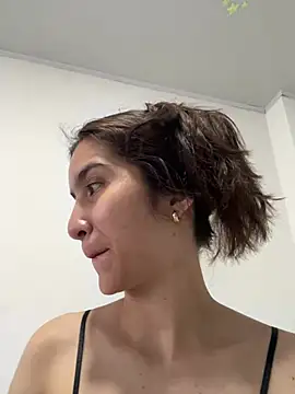 Snapshot of Bella_still chatting on 02.24.26 Bella still online show from 02.24.26