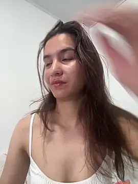 Snapshot of Bella_still chatting on 02.27.26 Bella still online show from 02.27.26