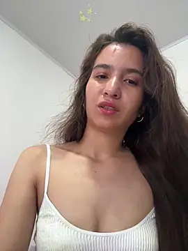 Snapshot of Bella_still chatting on 03.30.26 Bella still online show from 03.30.26