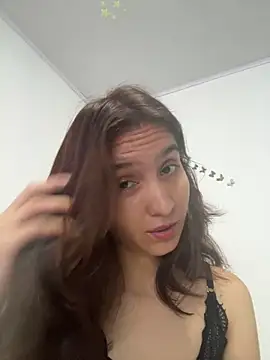 Snapshot of Bella_still chatting on 06.01.26 Bella still online show from 06.01.26