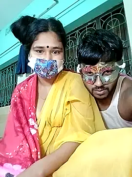 Snapshot of Sexy-Couple20 chatting on 02.01.25 Sexy-Couple20 online show from 02.01.25