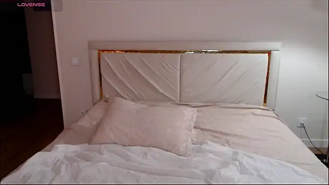 Snapshot of mystiksirenn chatting on 03.22.25 mystiksirenn online show from 03.22.25