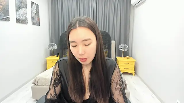 AnnaReyla online show from 02.23.25