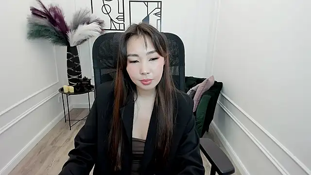 AnnaReyla online show from 11.24.25