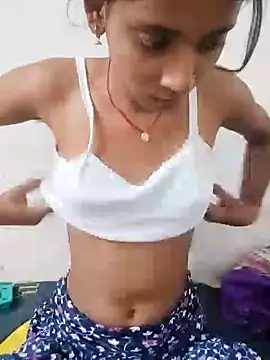 Snapshot of Divya-2007 chatting on 10.16.25 Divya-2007 online show from 10.16.25