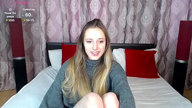 Snapshot of blondyriss chatting on 02.05.25 blondyriss online show from 02.05.25