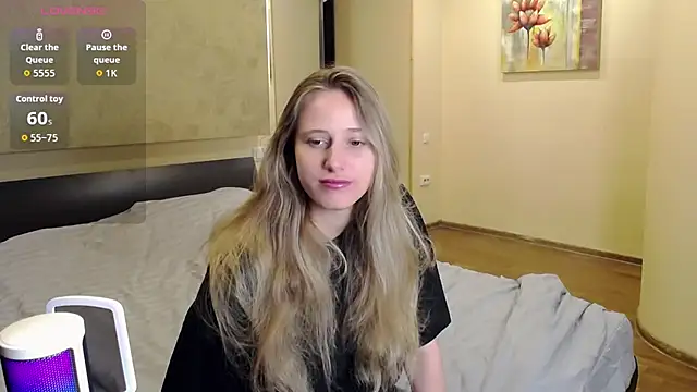 Snapshot of blondyriss chatting on 09.14.25 blondyriss online show from 09.14.25