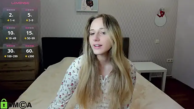 Snapshot of blondyriss chatting on 09.26.25 blondyriss online show from 09.26.25
