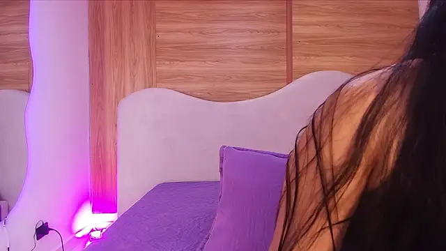 Auroraa miller online show from 03.17.26