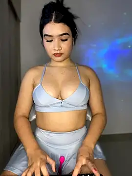 Snapshot of vane_foxxx chatting on 09.16.25 vane foxxx online show from 09.16.25