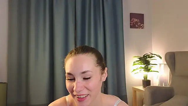Snapshot of too_sexxxy chatting on 04.27.26 too sexxxy online show from 04.27.26