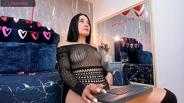 Isis ariany  online show from 02.25.25