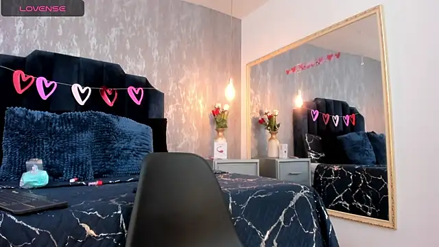 Isis ariany  online show from 03.12.25