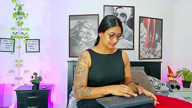 loretahorny online show from 02.27.26