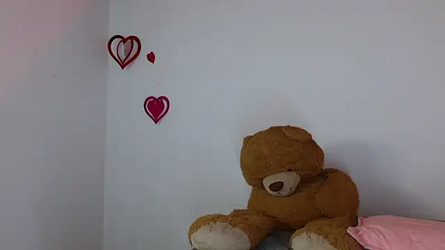 lucie petite online show from 03.16.25