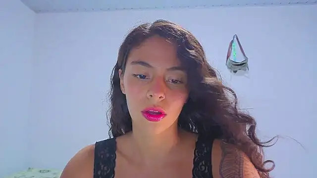 Snapshot of lana_roman chatting on 06.25.26 lana roman online show from 06.25.26