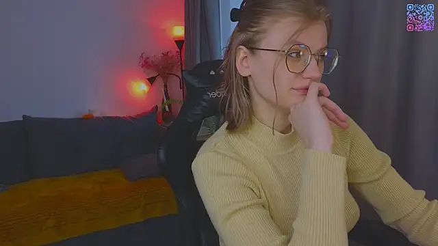Snapshot of _JessieVibes chatting on 04.30.26 JessieVibes online show from 04.30.26