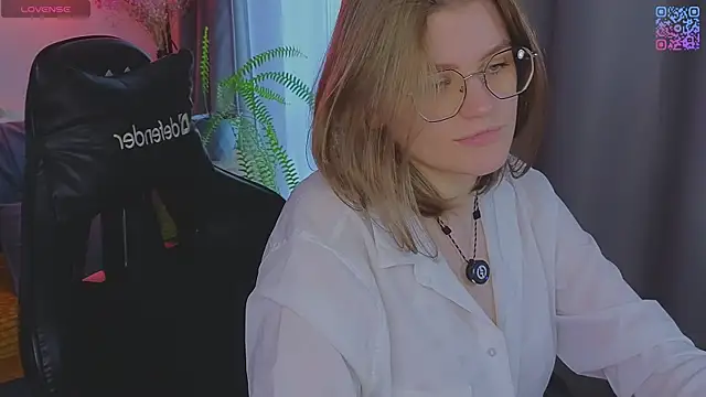 Snapshot of _JessieVibes chatting on 05.17.26 JessieVibes online show from 05.17.26