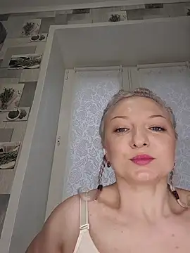 Snapshot of Anesteishen chatting on 11.29.25 Anesteishen online show from 11.29.25