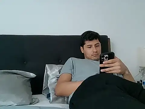 PerroDemonioHot online show from 02.25.26