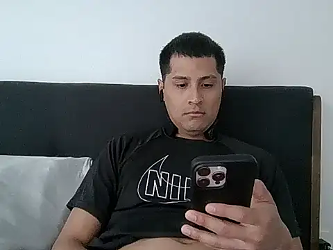 Snapshot of PerroDemonioHot chatting on 04.12.26 PerroDemonioHot online show from 04.12.26
