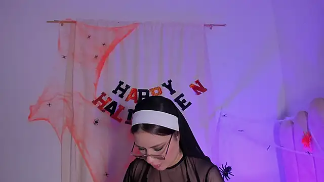 Snapshot of Marianagarcia01 chatting on 11.02.25 Marianagarcia01 online show from 11.02.25