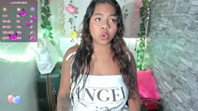 naty jhonsom  online show from 12.04.25