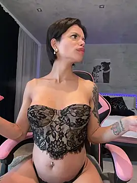 Rosariolovex online show from 03.18.25