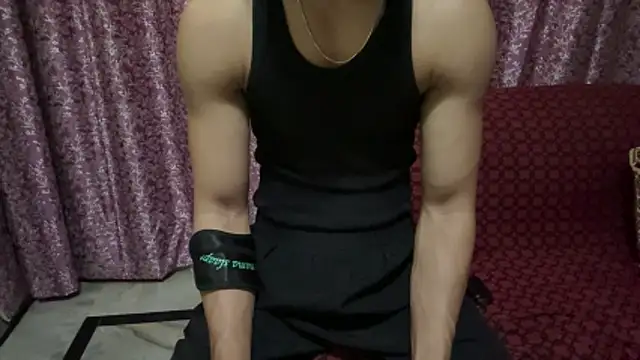 Snapshot of hot_hunk_boy chatting on 03.01.26 hot hunk boy online show from 03.01.26