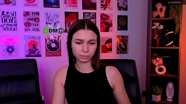 Snapshot of flora_ri chatting on 07.10.26 flora ri online show from 07.10.26