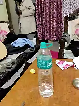 Snapshot of YourSuperTanya chatting on 02.14.25 YourSuperTanya online show from 02.14.25