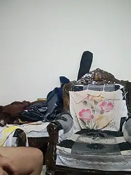 Snapshot of YourSuperTanya chatting on 03.18.25 YourSuperTanya online show from 03.18.25