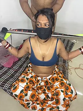 Snapshot of YourSuperTanya chatting on 09.30.25 YourSuperTanya online show from 09.30.25