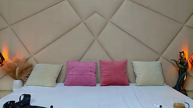 ChloeFrost online show from 10.22.25