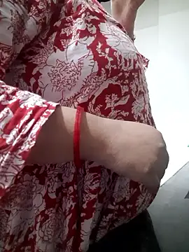 Snapshot of Hot_Juicy_Candy chatting on 12.18.25 Hot Juicy Candy online show from 12.18.25